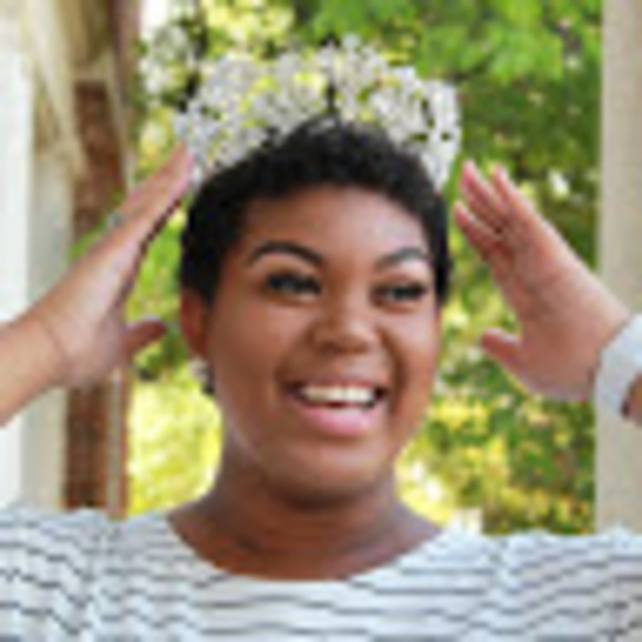 Meet your Posher, Amanda - Picture 1 of 1